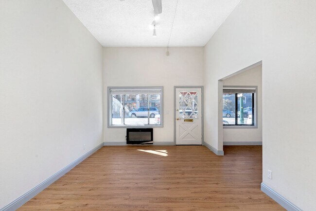 Building Photo - 1411 Encinal Ave - Studio | 1 bathroom