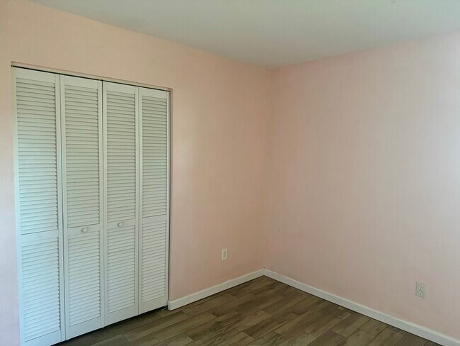 Building Photo - 1612 SE Cascella Ct