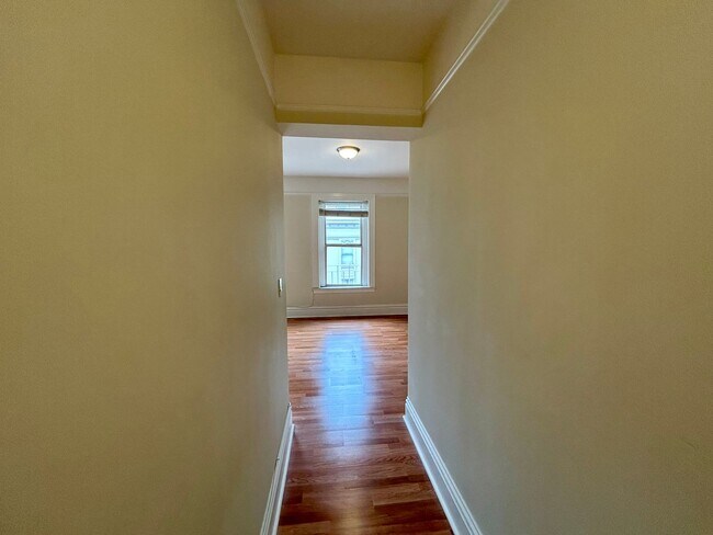 Building Photo - 1115 Polk St