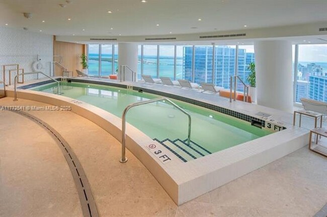 Building Photo - 300 Biscayne Blvd Way
