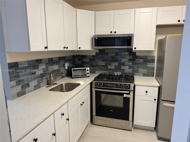 Building Photo - 6720 Arbor Dr