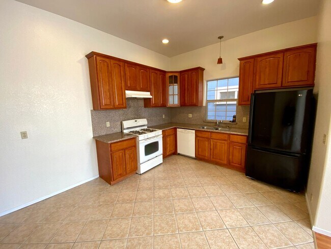 Building Photo - 860-866 20th St, Oakland, CA 94607
