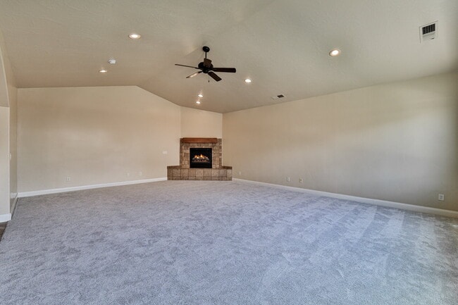 Building Photo - "Spacious 4-Bedroom Retreat with 3,584 Sq ...