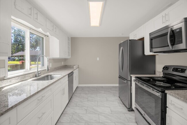 Building Photo - 2510 Harley Dr