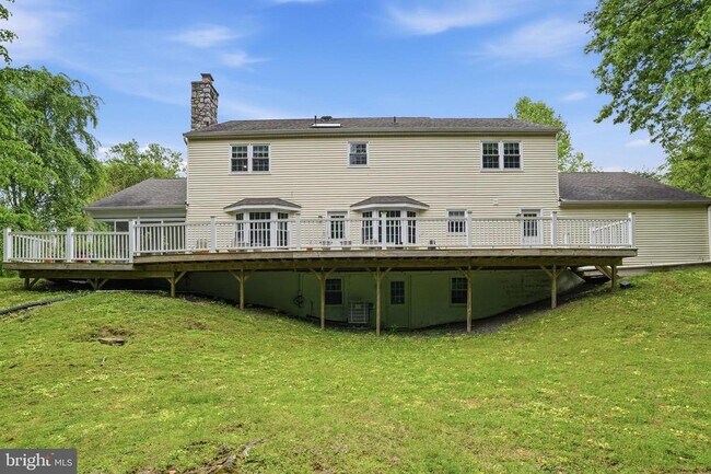 Building Photo - 1316 Heller Dr