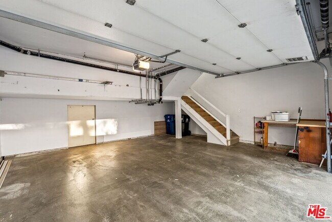 Building Photo - 4771 La Villa Marina