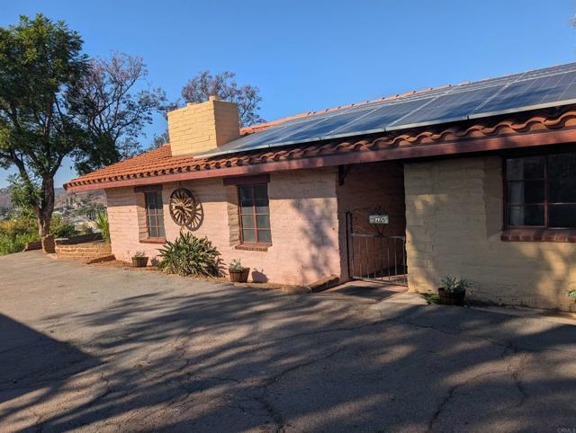 Primary Photo - 9738 Lakeview Rd