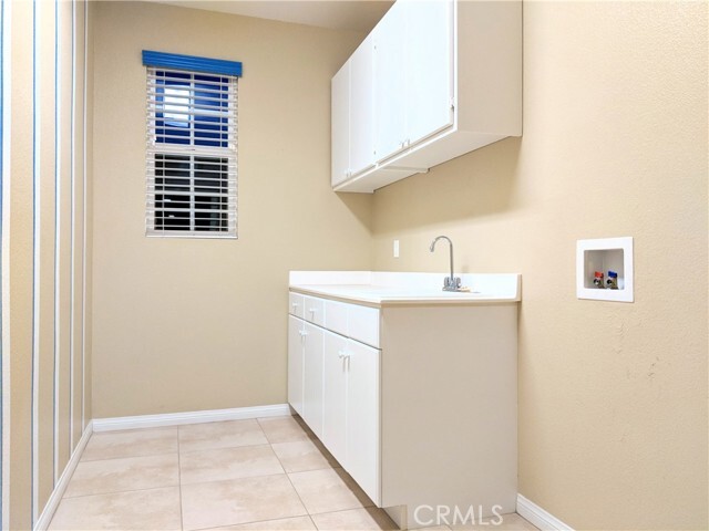 Building Photo - 1169 Parkview Dr