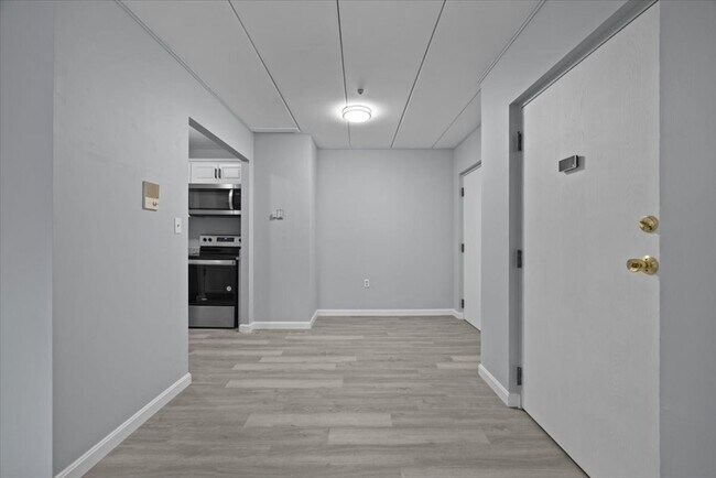 Building Photo - 141 Commercial St