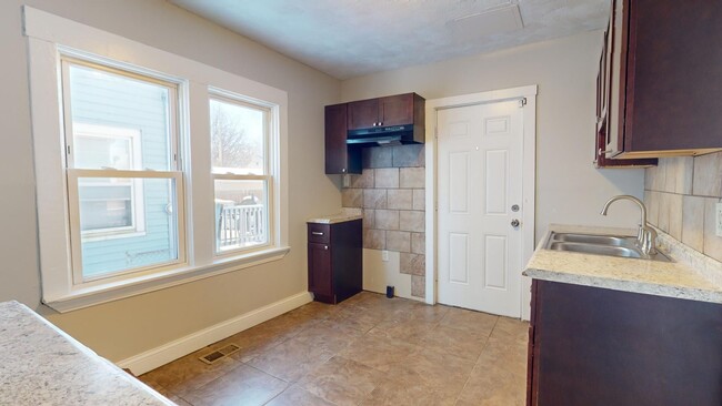 Building Photo - LEASE TO OWN your home! - 3 Bed / 1 Bath i...