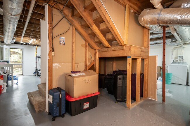 Building Photo - 115 Winterberry Dr
