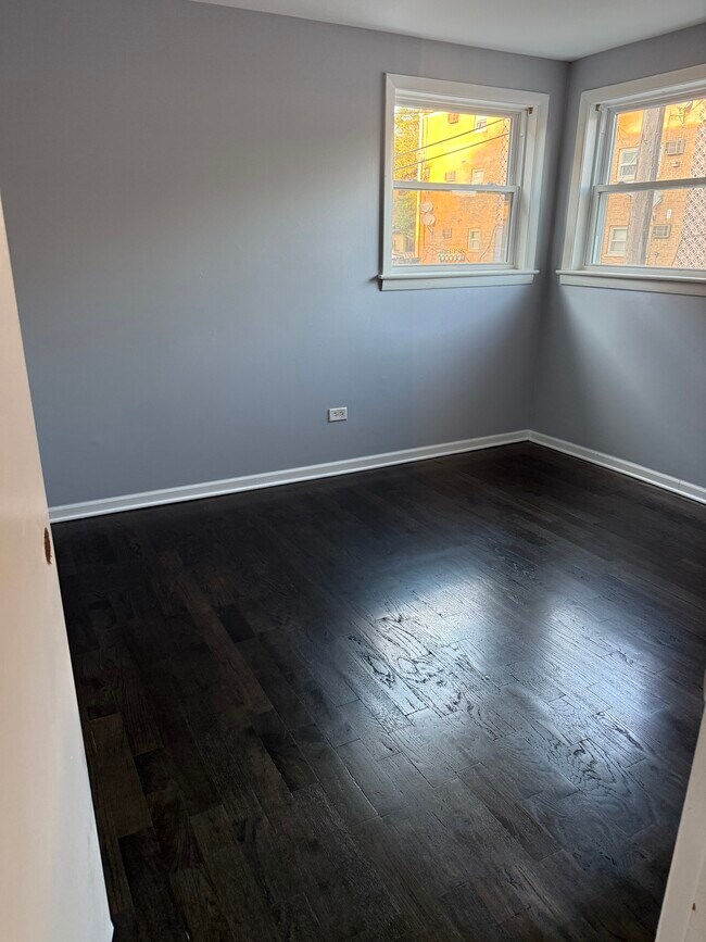 Building Photo - 14141 S School St