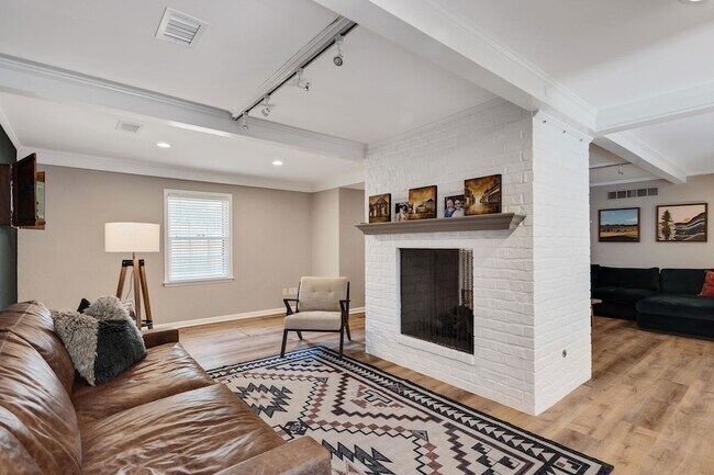Building Photo - 7691 McHenry Cir N