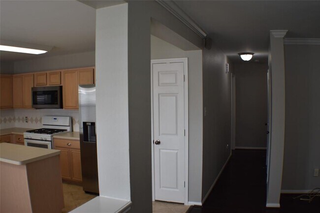 Building Photo - 21014 White Shore Ln