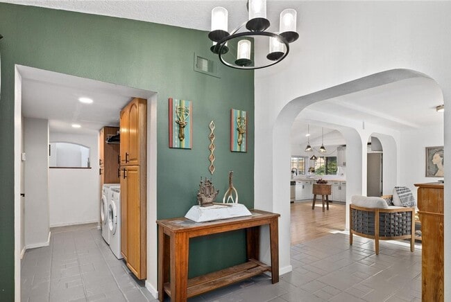 Building Photo - Spectacular Views Close to I-90!