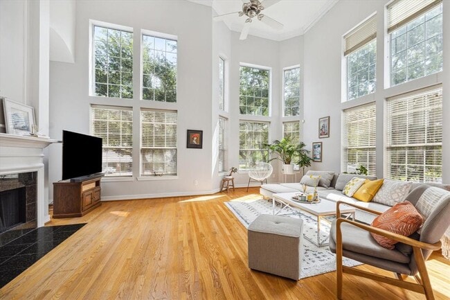 Building Photo - 422 McGowen St
