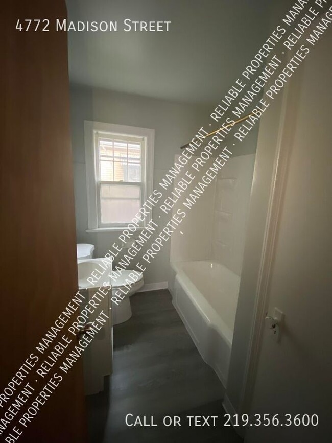 Building Photo - 4772 Madison St