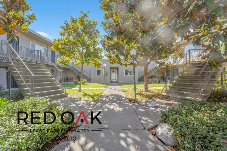 Building Photo - 2036 E Whiting Ave