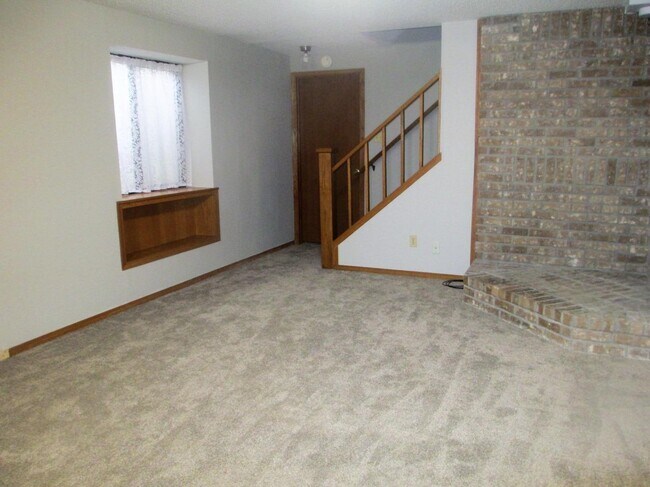 Building Photo - 11310 W Delano Ave