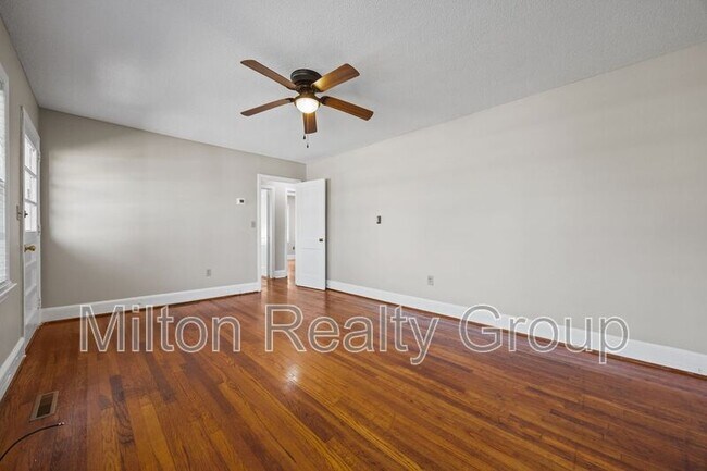 Building Photo - 1208 S 9th St