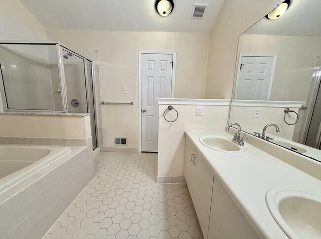 Building Photo - 306 Pimlico Way