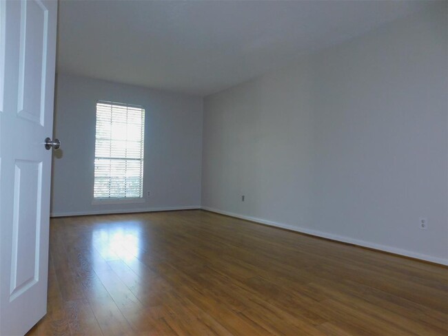 Building Photo - 11430 Sagemeadow Ln