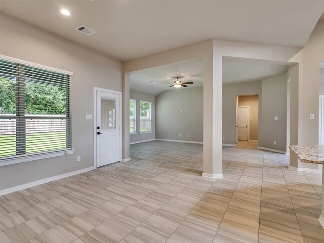 Building Photo - 8510 Amber Bend Dr