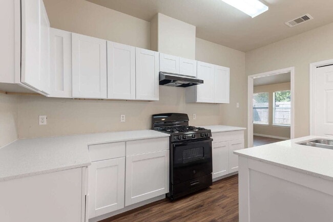 Building Photo - 14954 Huntington Willow Ln