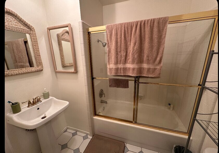 Building Photo - 31908 Del Cielo Este