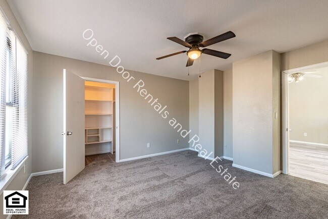 Building Photo - 733 3rd St