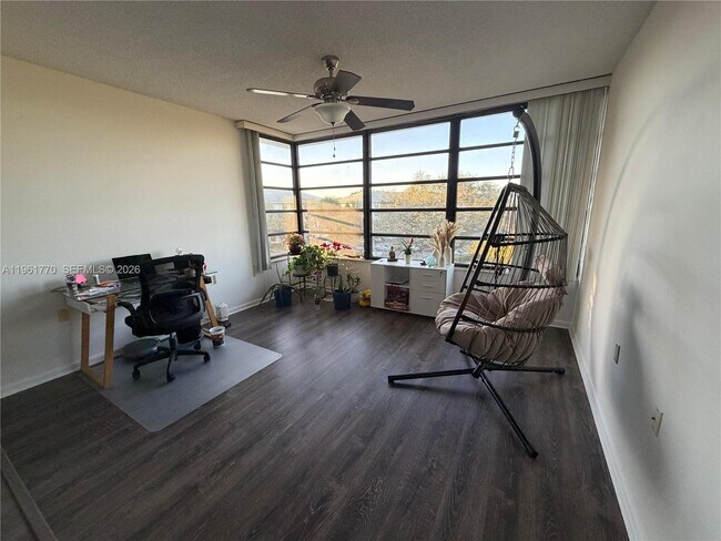 Building Photo - 1717 Whitehall Dr