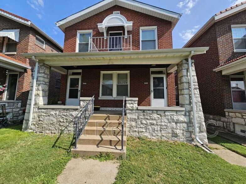 Primary Photo - 5065 Lindenwood Ave