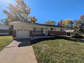 Building Photo - Lawnview Vista