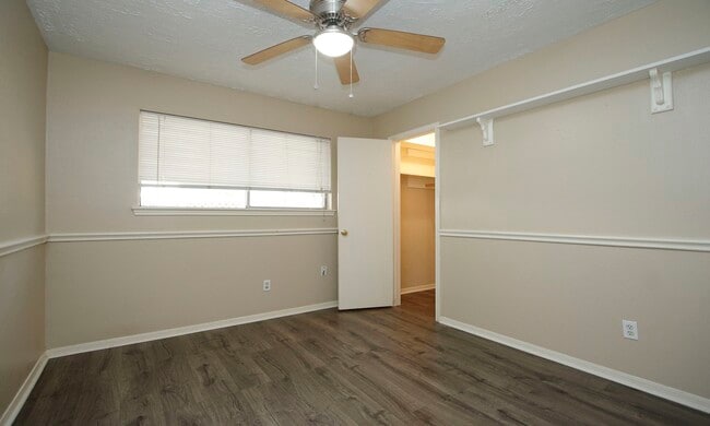 Building Photo - 21306 Park Run Dr