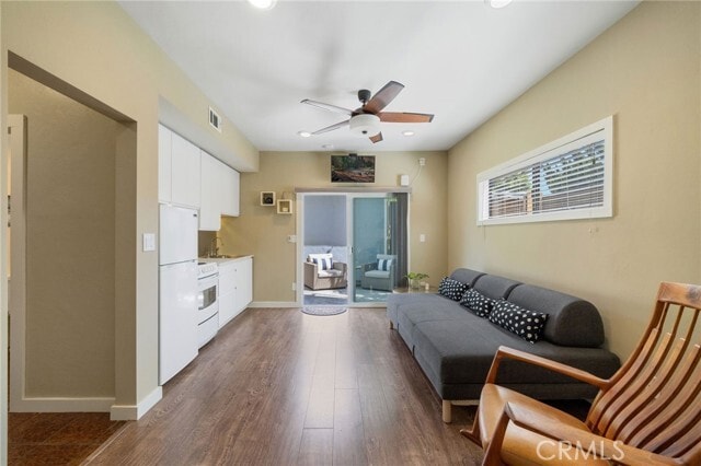 Building Photo - 215 Monterey Dr