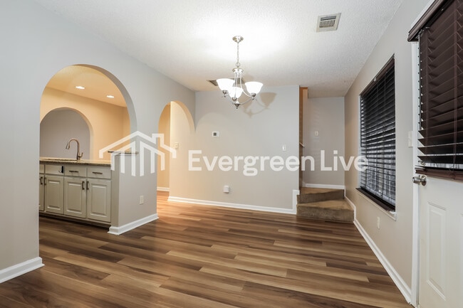 Building Photo - 4020 Meadow Glen Way