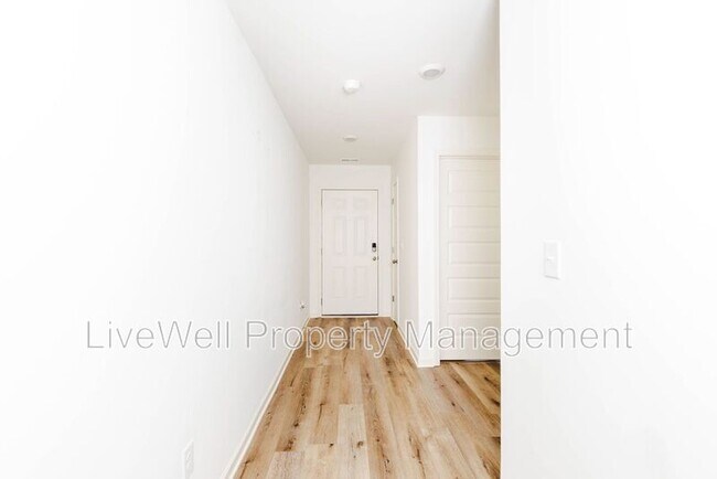 Building Photo - 853 Fish Camp Rd