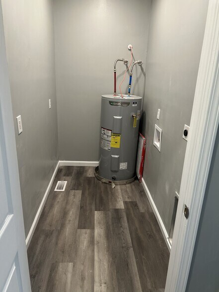 Building Photo - 113 Larry St