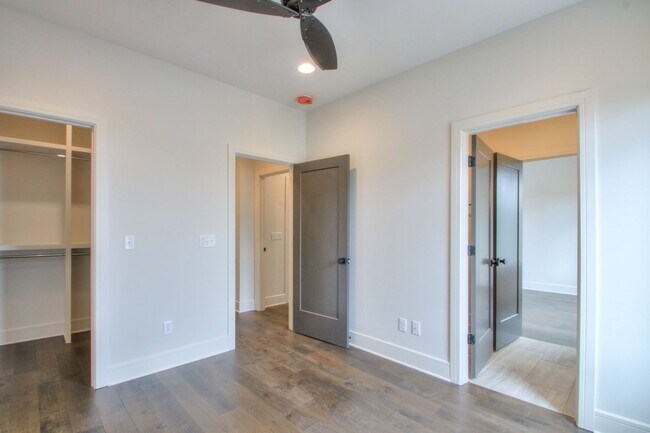 Building Photo - Welcome To Nashville!