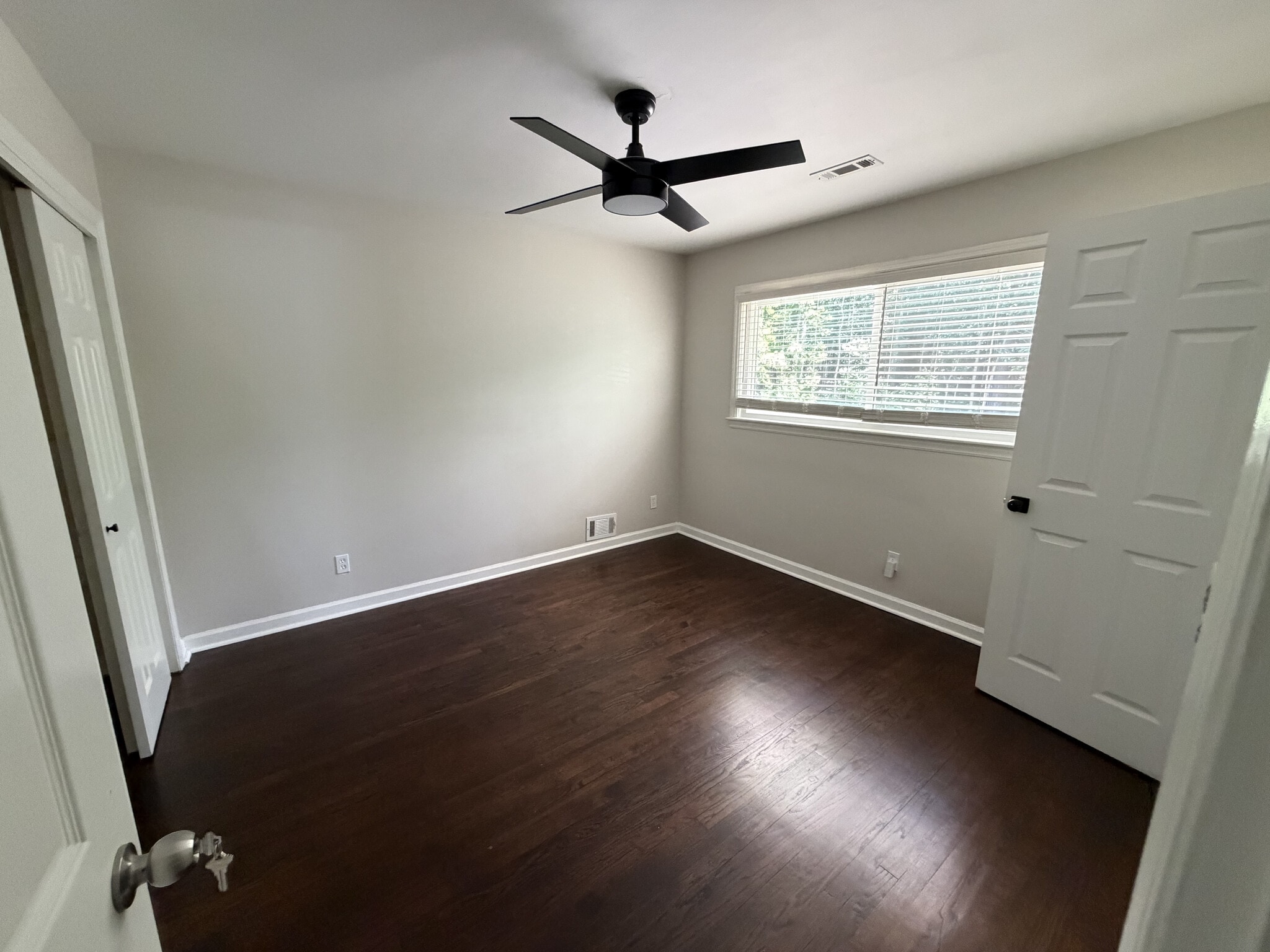 Building Photo - 3255 Columbia Woods Dr