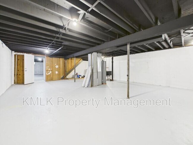 Building Photo - 1624 Merrill Ave