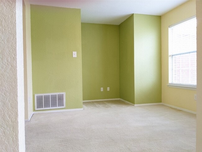 Building Photo - 17518 Wiseman Dr