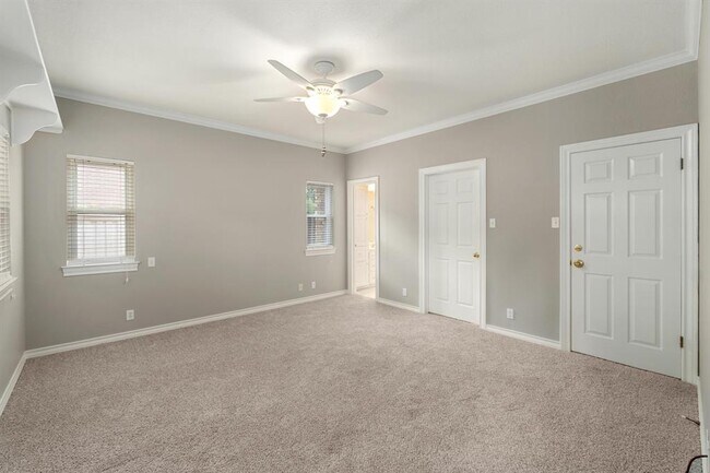 Building Photo - 6002 Ascot Cove