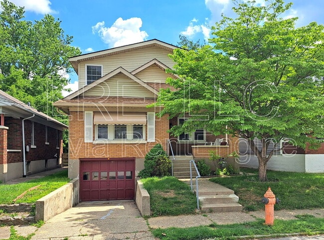Primary Photo - 2347 Lansdowne Ave