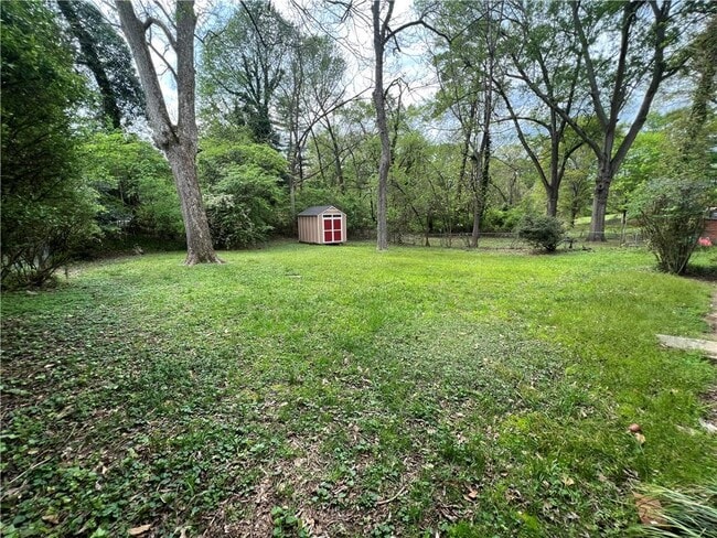 Building Photo - 1369 Longview Dr