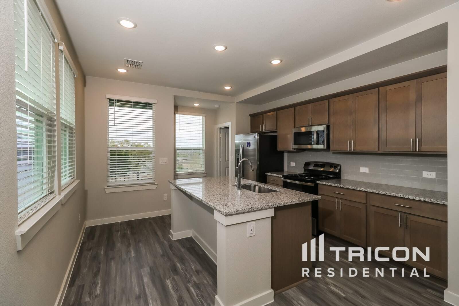 Building Photo - 605 Raglands Rd