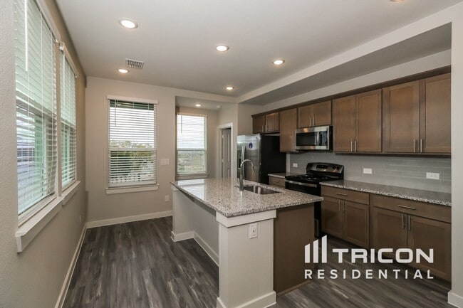 Building Photo - 1724 Mexican Heather Dr