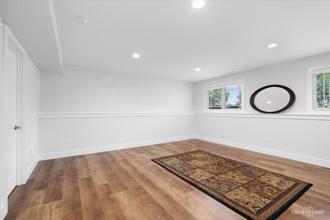 Building Photo - 2S920 Hickory Ln