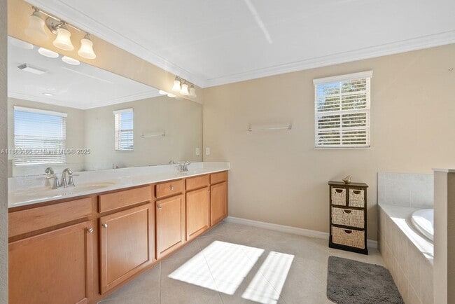 Building Photo - 2330 Heydon Cir E