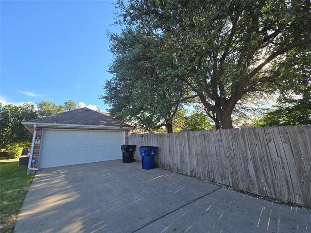 Building Photo - 10608 Red Cedar Dr